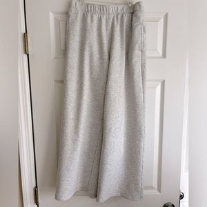 hollister wide leg sweatpants, size small short, light grey